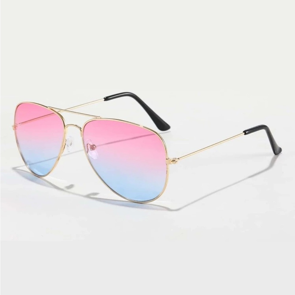 These sunglasses 🕶️ will make any outfit pop!